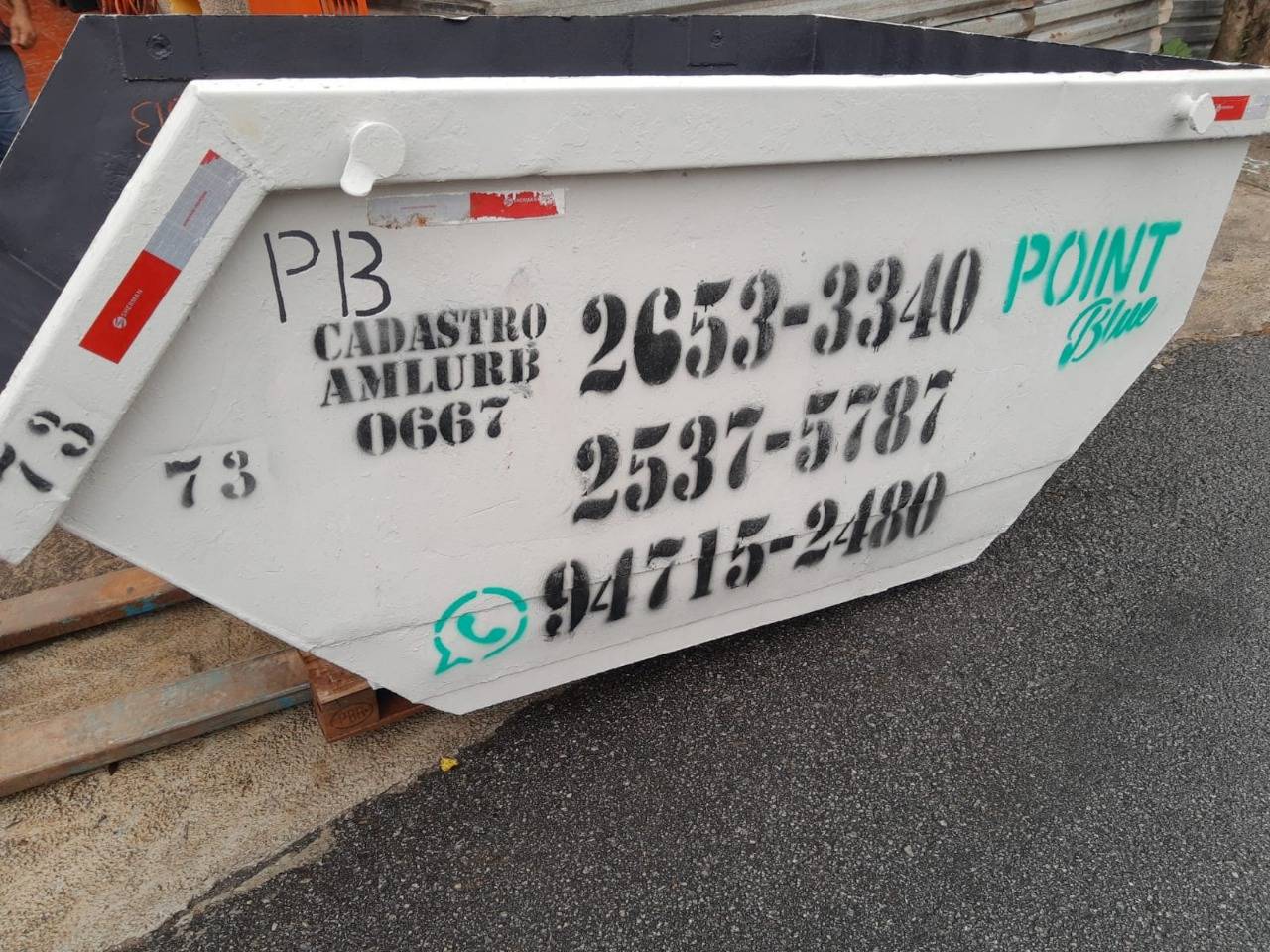 Caçamba de Entulho Branca na Vila Esperança